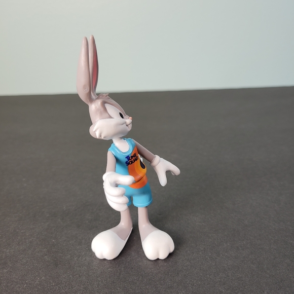 2021 Moose Toys Space Jam: A New Legacy BUGS BUNNY 4.5" Poseable Action Figure - Picture 4 of 8
